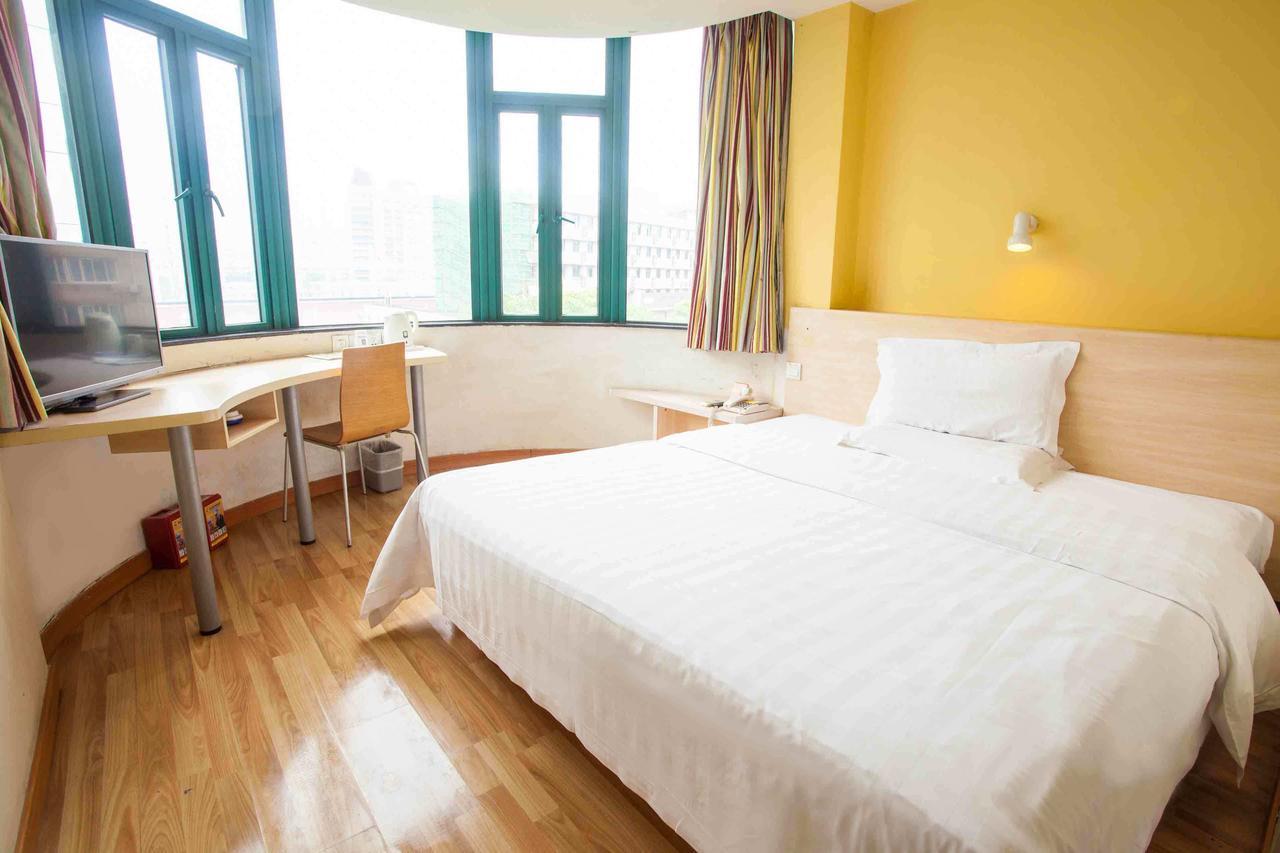 7Days Inn Huaihua Mayang Binhe Road Экстерьер фото